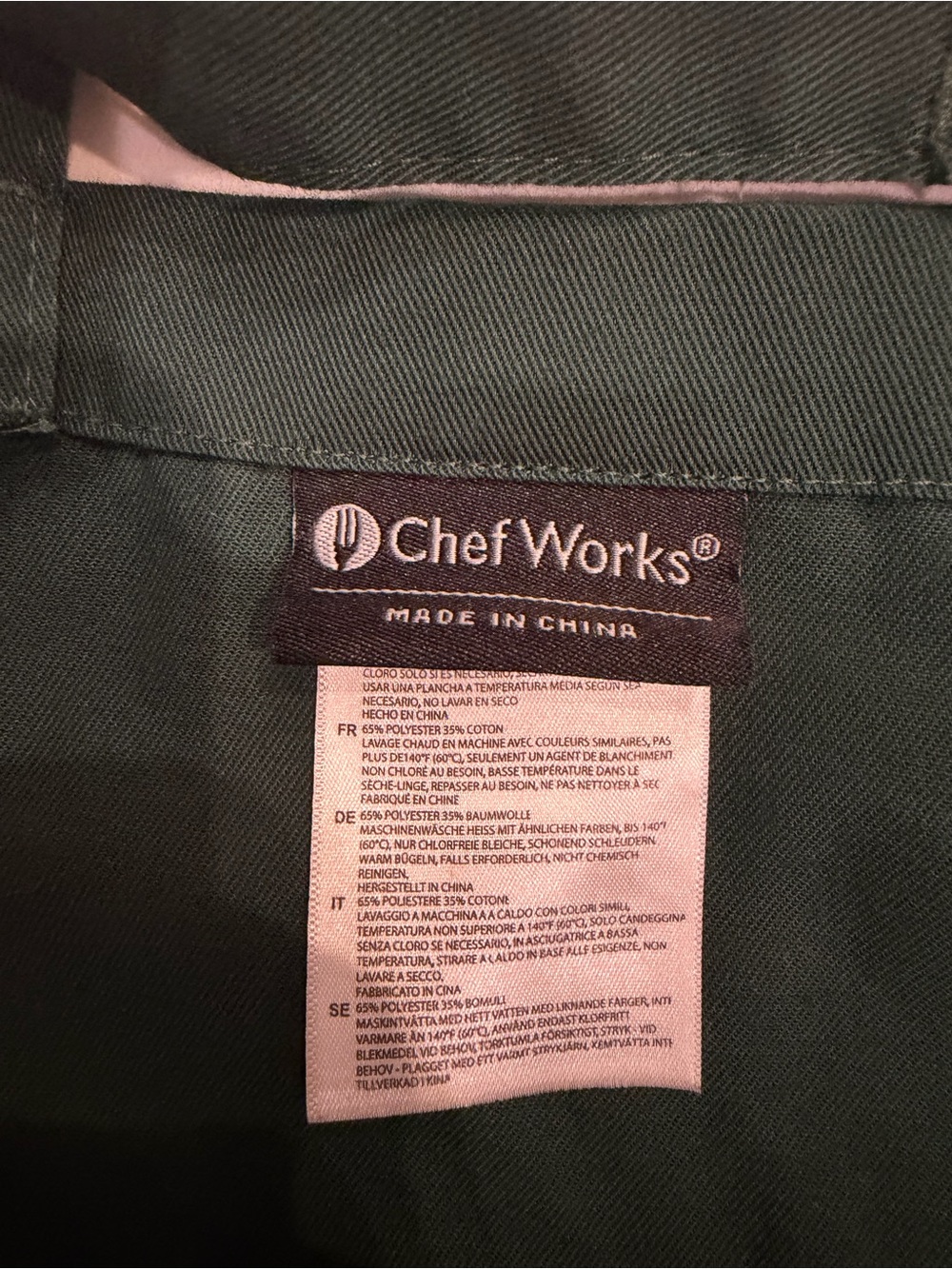Chef Works Classic Solid Green Kitchen Apron with Front Pocket - Picture 3 of 3